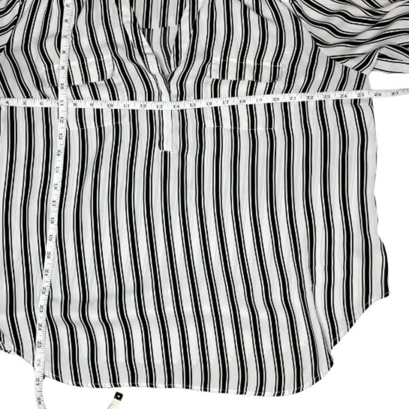 torrid Women's Striped Blouse Top Pockets Roll-Tab Sleeve Size XL Office Career - Picture 4 of 7